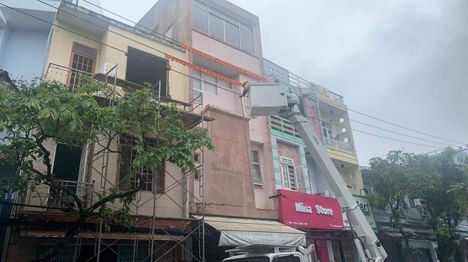 Hiện trường xử lý vi phạm tại số nhà 70 đường Phan Thanh.