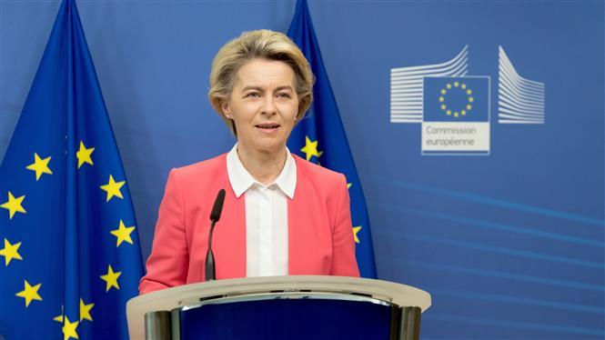 Chủ tịch Ủy ban châu Âu (EC) Ursula von der Leyen phát biểu tại Brussels, Bỉ. Ảnh: THX/TTXVN