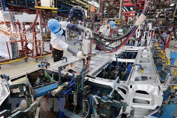 Viet Nam's economy is expected to grow by almost 3 percent in 2020 while the world is expected to contract at least by 4 percent amidst the biggest global shock of the past decades. (Photo: VNA)