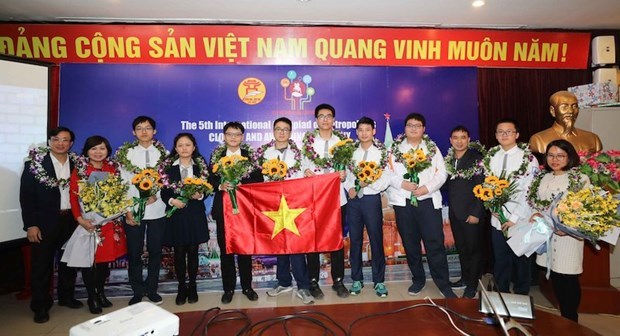 All eight Vietnamese students from Hanoi-Amsterdam High School for the Gifted claim medals at the fifth International Olympiad of Metropolises (IOM). (Photo: nhandan.com.vn)