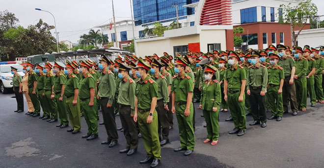 Lực lượng Công an quận Hải Châu ra quân trấn áp tội phạm, bảo đảm an ninh trật tự trên địa bàn quận trước, trong và sau Tết Tân Sửu 2021. (Ảnh: Công an quận Hải Châu cung cấp)
