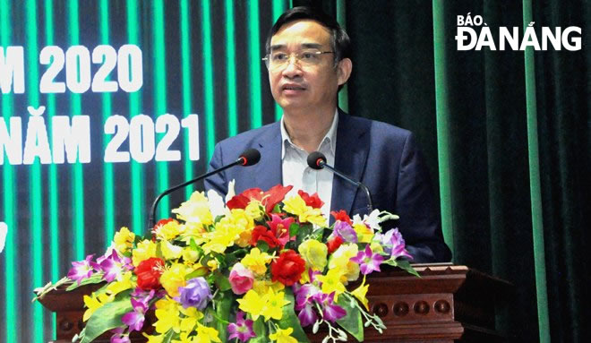 Chủ tịch UBND thành phố Lê Trung Chinh phát biểu chỉ đạo tại hội nghị. Ảnh: L.HÙNG