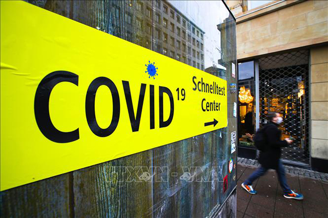 Một trung tâm xét nghiệm Covid-19 tại Frankfurt, Đức ngày 16-12. Ảnh: THX/TTXVN