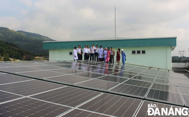 The installation of rooftop solar photovoltaic panels onto the Hoa Vang Medical Centre