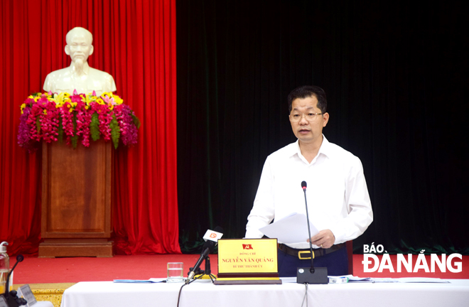 Bí thư Thành ủy Nguyễn Văn Quảng phát biểu chỉ đạo tại buổi làm việc. Ảnh: TRỌNG HUY
