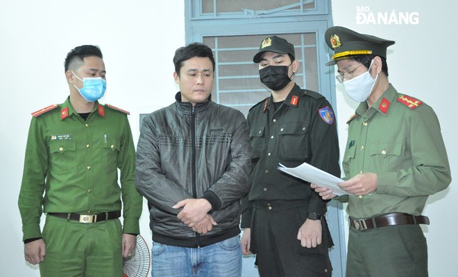 Bắt giam 2 đối tượng tổ chức cho người khác nhập cảnh Việt Nam trái phép