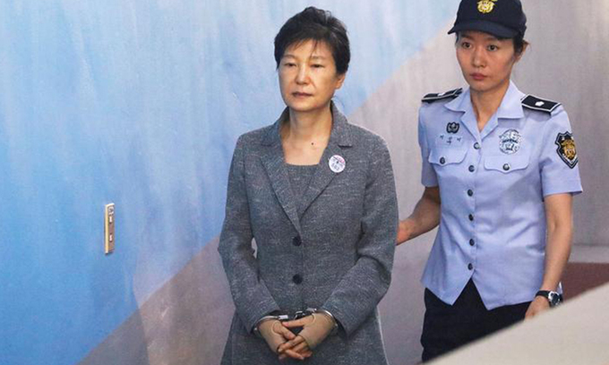 Cựu Tổng thống Hàn Quốc Park Geun-hye nhận án 20 năm tù