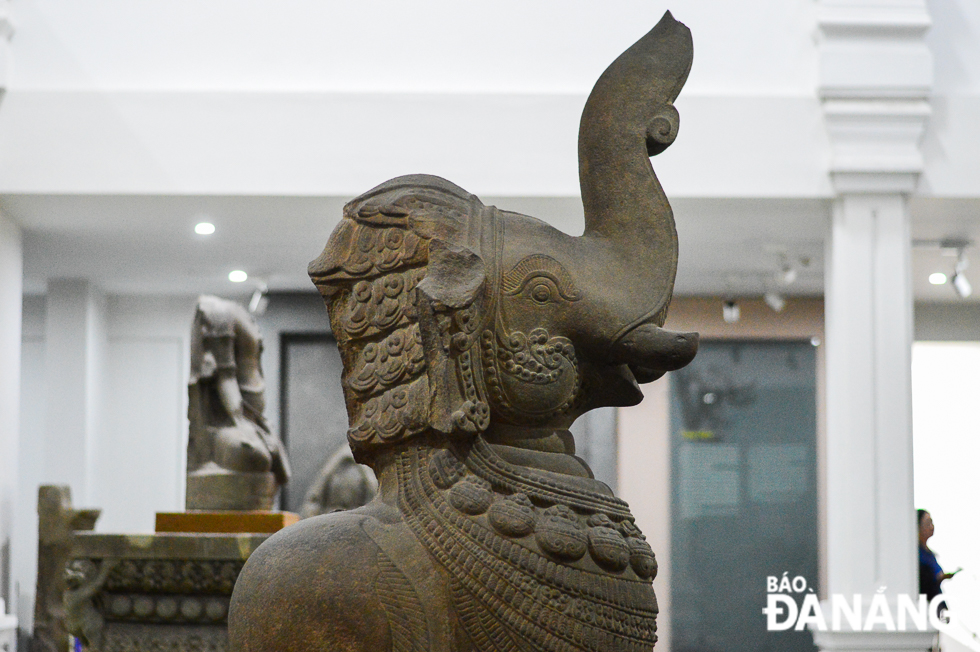 Compared with others, the Gajasimha statue currently kept in the Da Nang Museum of Cham Sculpture is the largest, showing almost all the features of this mythical hybrid animal in Hindu mythology.