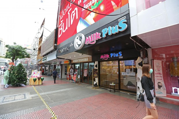 Siam Square, usually packed with teenagers, is once again vacant during Thailand's latest outbreak. (Photo: Bangkokpost)