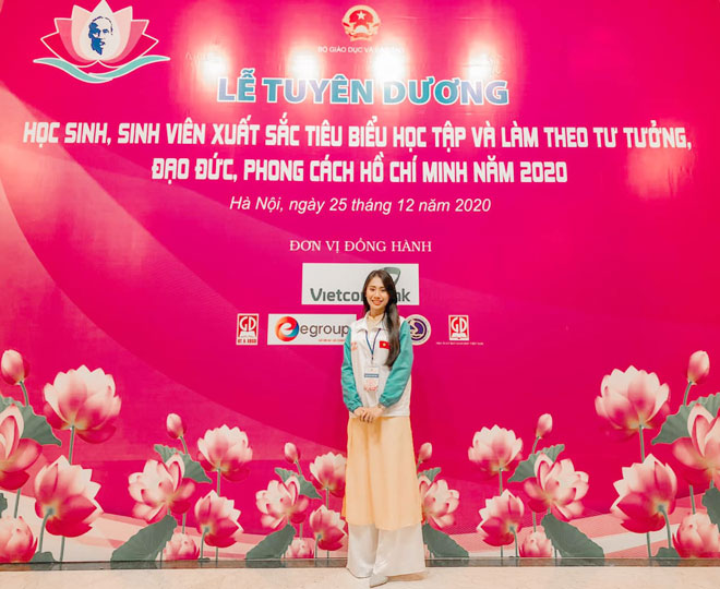Đào Thị Thanh Trà vinh dự được Bộ GD&ĐT tuyên dương là sinh viên xuất sắc tiêu biểu trong học tập và làm theo tư tưởng, đạo đức, phong cách Hồ Chí Minh năm 2020. (Ảnh: Nhân vật cung cấp)