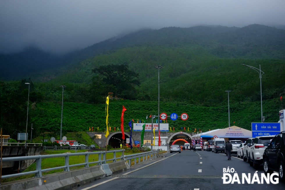 The construction of the over 8,500 billion VND project commenced in 2016 following approval by the Ministry of Transport. The 1st stage of the project  focused on upgrading the existing main Hai Van Tunnel and a section of the National Highway 1A. The construction work began in April 2016 and finished in August 2017.