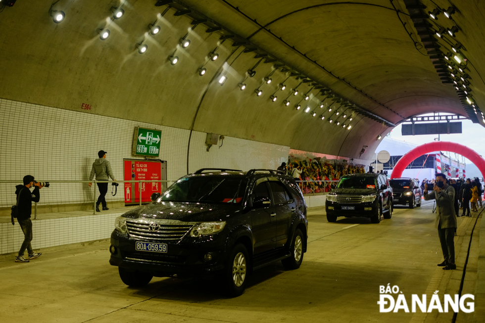 The two-lane Hai Van Tunnel 2, which runs parallel to the over 15-year-old parallel Hai Van Tunnel 1, is the longest of its kind in Southeast Asia for the time being.