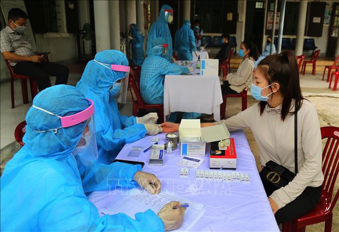 Việt Nam đã cho thấy cách ứng phó hiệu quả với đại dịch Covid-19 ngay cả khi chưa có vaccine ngừa bệnh. Ảnh minh họa: Hồ Cầu/TTXVN