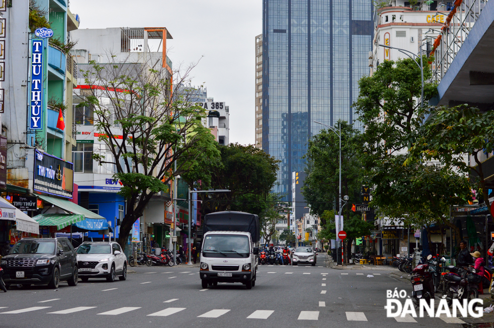 Some parts of Central Viet Nam, including Da Nang, are experiencing a burst of bitterly cold air with temperatures dropping to 18 degrees Celsius, while the south-central and southern provinces are seeing mild cold weather during the night and early morning.