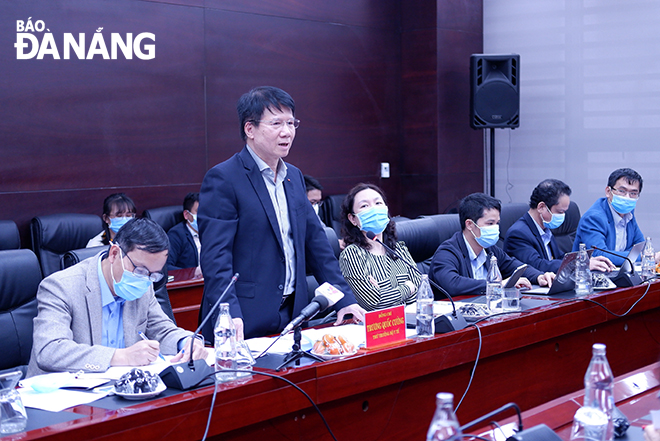 Thứ trưởng Bộ Y tế Trương Quốc Cường yêu cầu Đà Nẵng tiếp tục thực hiện nghiêm các biện pháp phòng, chống Covid-19. Ảnh: PHAN CHUNG