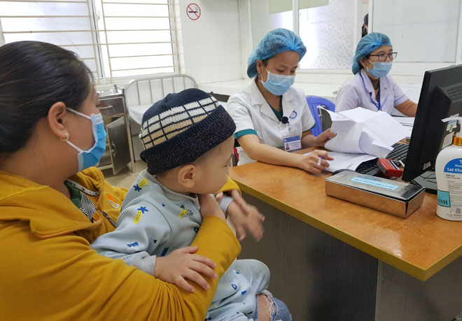 Hầu hết trẻ em đến Bệnh viện Phụ sản - Nhi Đà Nẵng khám đợt này liên quan đến các bệnh do mùa lạnh gây ra. 