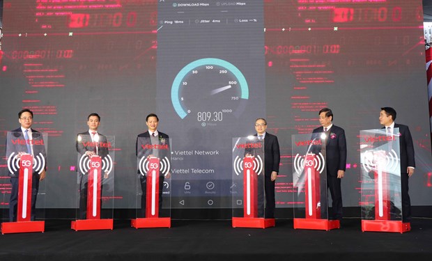The launch of the 5G telecom network in the Yen Phong 1 Industrial Park of Bac Ninh province on January 14 (Photo: VNA)