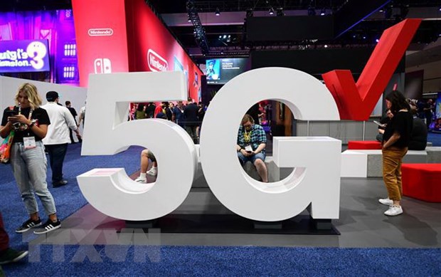 Biểu tượng mạng 5G tại một triển lãm ở Los Angeles, Mỹ. (Ảnh: AFP/TTXVN)