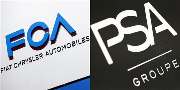 Biểu tượng hãng liên doanh sản xuất ôtô giữa Mỹ và Italy FCA (trái) và tập đoàn sản xuất ôtô PSA của Pháp (phải). Ảnh: AFP/TTXVN