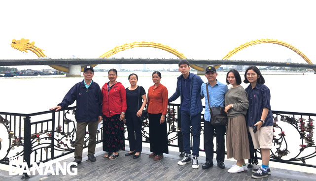 As part of the free ‘Da Nang Thank You’ tour, domestic travellers were taken to the Rong (Dragon) Bridge, and the Bridge of Love