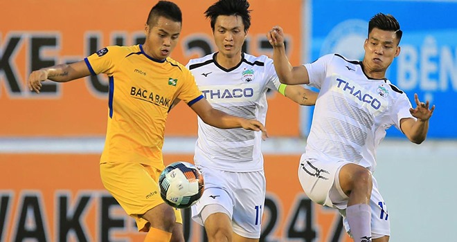 Màn đụng độ giữa HAGL và SLNA rất được chờ đợi ở vòng 2 V-League 2021. Ảnh: TTXVN