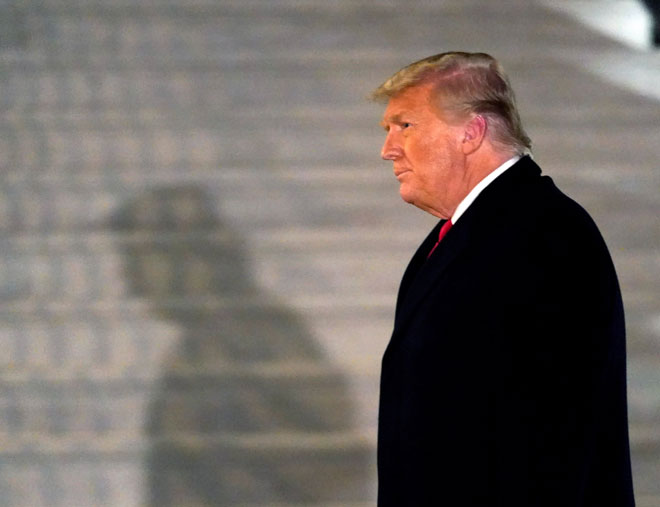 Ông Donald Trump rời nhiệm sở vào ngày 20-1, khép lại nhiệm kỳ Tổng thống 4 năm. Ảnh: AP	