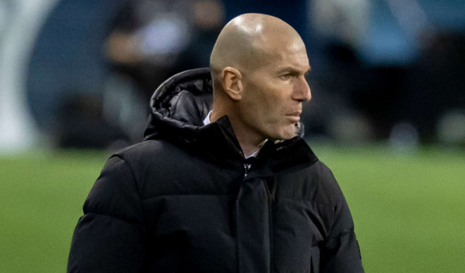 HLV Zinedine Zidane nhận trách nhiệm về thất bại của Real Madrid trước Alcoyano ở cúp Nhà vua. Ảnh: Getty Images