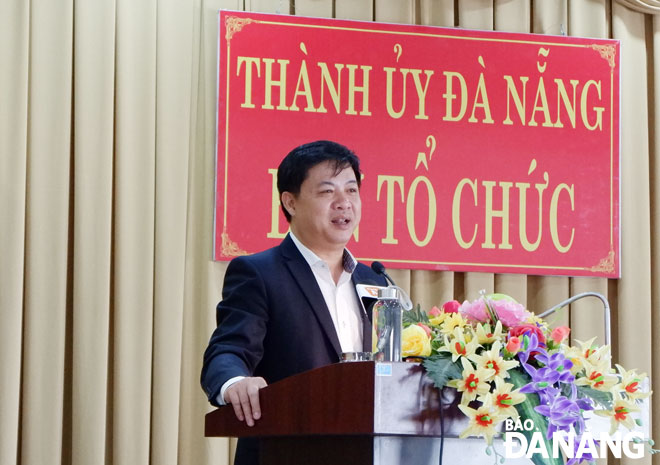 Phó Bí thư Thường trực Thành ủy, Chủ tịch HĐND thành phố Lương Nguyễn Minh Triết phát biểu tại hội nghị. Ảnh: TRỌNG HÙNG