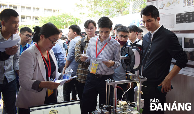 A scene from the recently-held Science Research Conference and Technology Exhibition 2021 (BKDN Techshow)