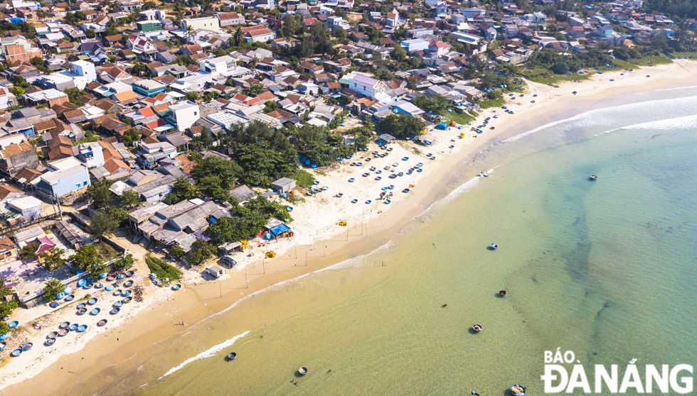 Over recent years, a massive amount of artifacts includes valuable commercial ceramics, all of which dating back to the 8th and 18th centuries, were retrieved from these ships excavated off the Binh Chau Beach.