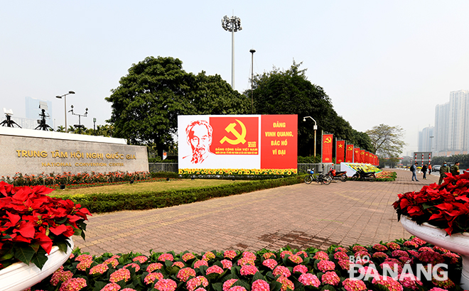 Một góc bên phải cổng chính vào Trung tâm Hội nghị Quốc gia Việt Nam. Ảnh: ĐẶNG NỞ