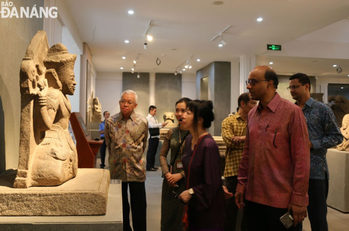 Bảo tàng Điêu khắc Chăm là điểm đến văn hóa thu hút nhiều khách tham quan.