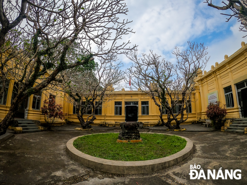 The establishment of a museum of Cham sculpture in Da Nang was first proposed in 1902 by Henri Parmentier, a prominent expert of the Ha Noi-based L’École Française d’Extrême-Orient (EFEO). The first structure in what is now the Da Nang Museum of Cham Sculpture was built in 1915.