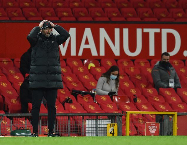 HLV Klopp vẫn chưa thể một lần giành chiến thắng trên sân của MU ở đấu trường FA Cup cùng Liverpool. Ảnh: DM