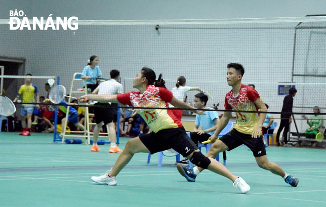 Mặc dù gặp nhiều trở ngại nhưng hoạt động của cầu lông phong trào Đà Nẵng vẫn khá sôi động như giải Cầu lông các CLB quận Thanh Khê mở rộng, tranh cúp Bi Badminton lần thứ 2 (2020). Ảnh: ANH VŨ   
