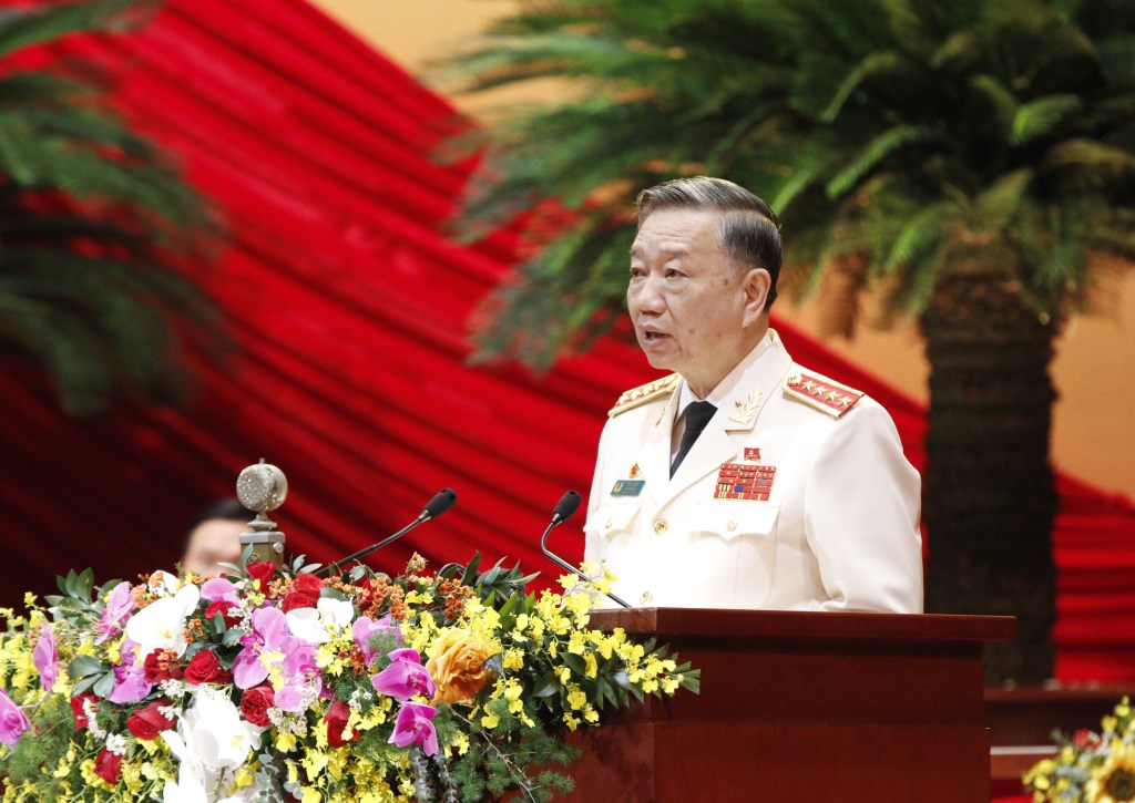 Đại tướng Tô Lâm, Ủy viên Bộ Chính trị, Bí thư Đảng ủy Công an Trung ương, Bộ trưởng Bộ Công an trình bày tham luận.