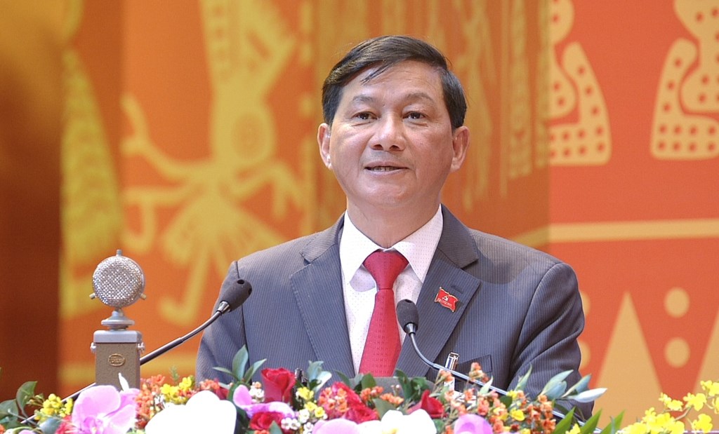 Đồng chí Trần Đức Quận, Bí thư Tỉnh ủy, Chủ tịch HĐND tỉnh Lâm Đồng trình bày tham luận.