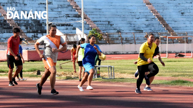 Track and field athletes participating in training courses at the city’s Chi Lang Stadium