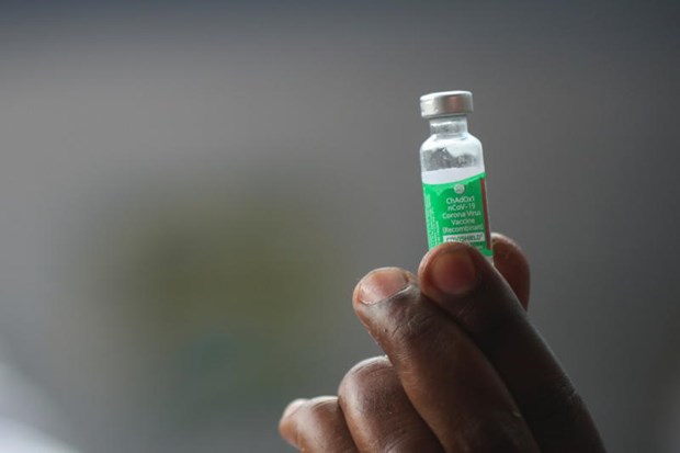 A healthcare worker holds a vial of the AstraZeneca/Oxford Covid-19 vaccine (Photo: Reuters)