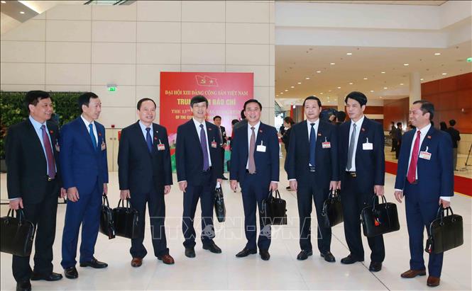  Các đại biểu đoàn Đảng bộ tỉnh Thanh Hóa dự phiên họp sáng 30-1. Ảnh: TTXVN