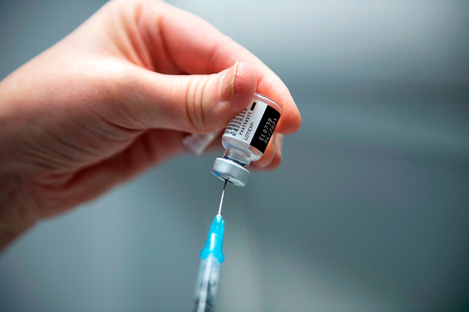 Châu Âu tăng tốc tiêm vắc-xin ngừa Covid-19