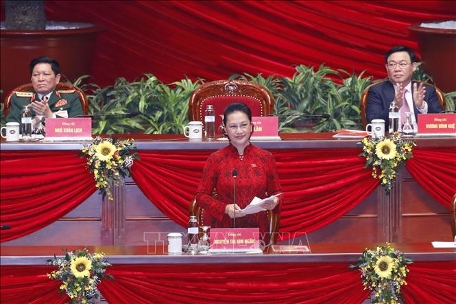 Chủ tịch Quốc hội Nguyễn Thị Kim Ngân thay mặt Đoàn Chủ tịch điều hành phiên bế mạc Đại hội XIII. Ảnh: TTXVN