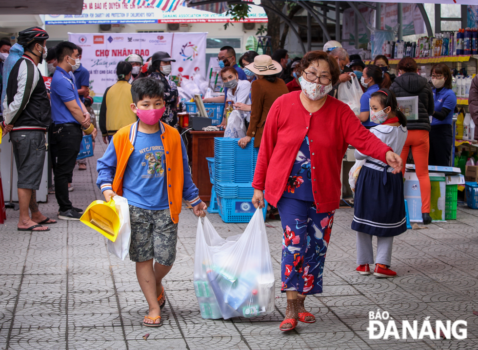 The operation of the ‘humanitarian market’ model significantly contributed to helping disadvantaged people to celebrate a warm and happy Tet.