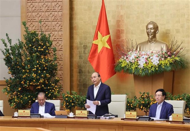 Prime Minister Nguyen Xuan Phuc (centre) speaks at the Government meeting on February 2 (Photo: VNA)