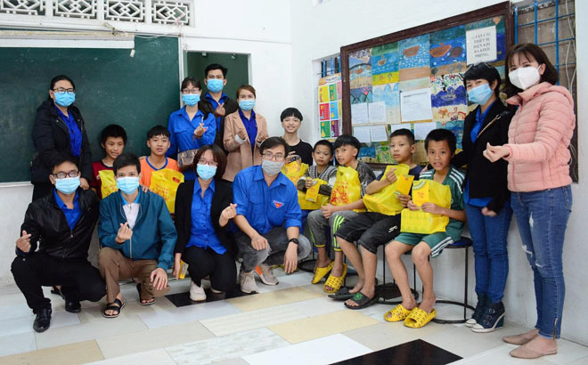 Đoàn Sở Y tế Đà Nẵng tổ chức chương trình Tết xưa cho trẻ em ở các gia đình của Trung tâm trẻ em đường phố Đà Nẵng. (Ảnh chụp ngày 31-1-2021)Ảnh: Đoàn Sở Y tế cung cấp