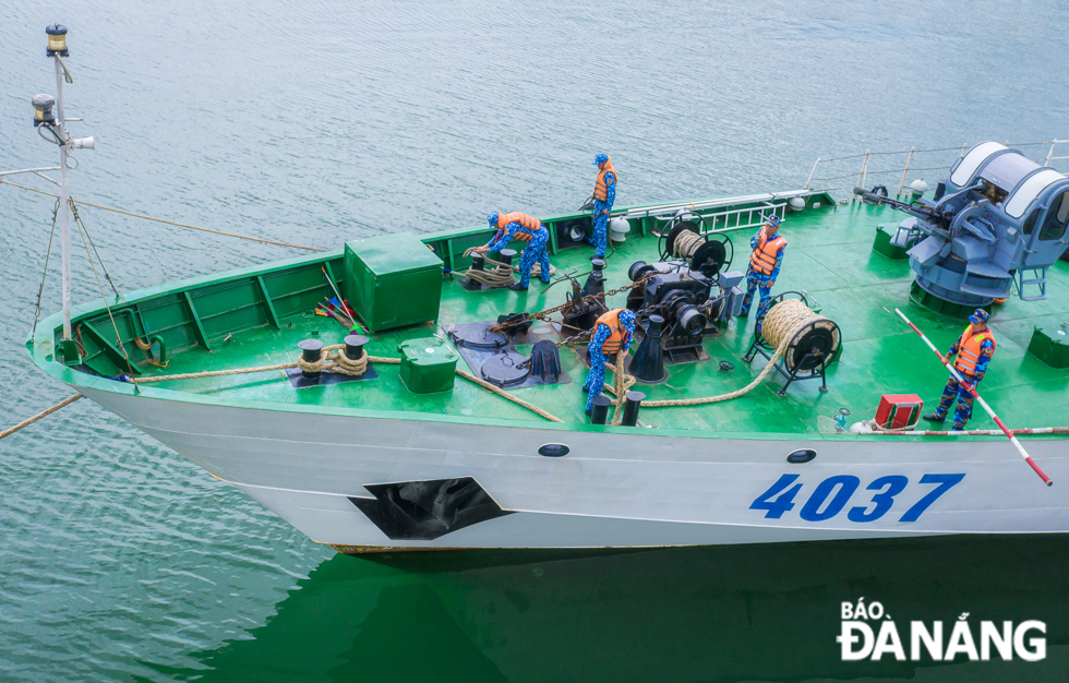 A coast guard ship ready to leave the port