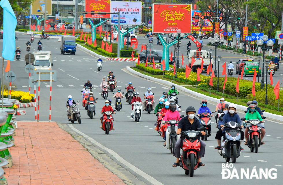 Da Nang is filled with joyful and bustling atmosphere around every corner as Tet is nearing