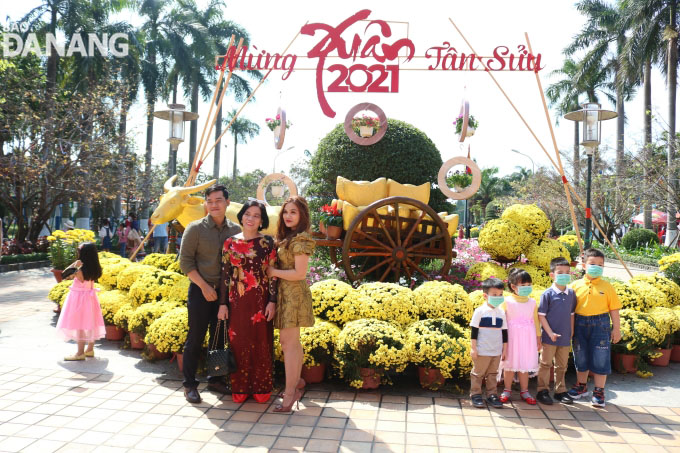 The 29 March Park is beautifully decorated to serve visitors on Tet holidays.