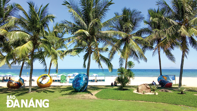 The My Khe Beach was voted one of the six most beautiful beaches in the world by the US Forbes Magazine in 2005.