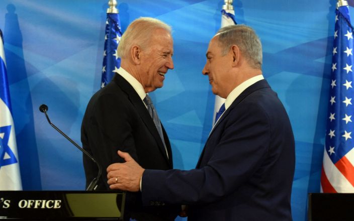  Ông Joe Biden (trái) và Thủ tướng Israel Benjamin Netanyahu trong một cuộc gặp gỡ năm 2016. Ảnh: Reuters